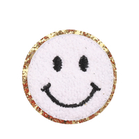 Patch personnalisé en forme de cœur à paillettes, en chenille, avec bordure dorée, thermocollant, pour la vente en gros, idéal pour les articles promotionnels de tournées de concerts, les vestes de fans de groupe et les cadeaux en vrac