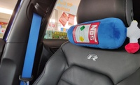 Produit transfrontalier très demandé : Oreiller de voiture personnalisé en peluche en forme de tête d'ours, design extincteur de voiture