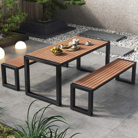 Ensemble de table et chaises de salle à manger classique et moderne à 2 places, avec pieds en métal et plateau en bois d'orme, finition de luxe par peinture poudrée