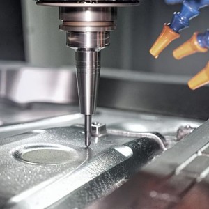 Machine de fraisage et de brochage CNC à grande vitesse <span class=keywords><strong>REKO</strong></span> 3-5 axes avec colonne de table en acier inoxydable, modèle personnalisable MIL-01 - Product Image 2
