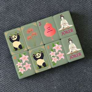 Juego de Mahjong Acrílico Transparente de Lujo con 160 Fichas Personalizadas con Diseño de Panda Americano, Grabado, para Adultos - Product Image 1