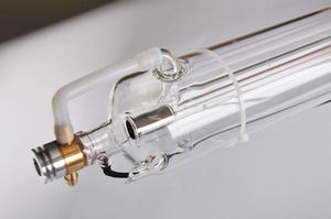 Vente à chaud Optique Verre JOY Service de découpe laser Focusrite Tube laser 100 w Pour la découpe - Product Image 6