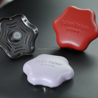 Diffuseur de parfum solide populaire en métal et cuir pour voiture, désodorisant d'ambiance avec clip de ventilation, huile essentielle d'aromathérapie