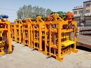 Machine manuelle de bloc de QTJ4-40 de machine de brique mobile en béton de verrouillage des <span class=keywords><strong>prix</strong></span> à <span class=keywords><strong>Zanzibar</strong></span> - Product Image 4