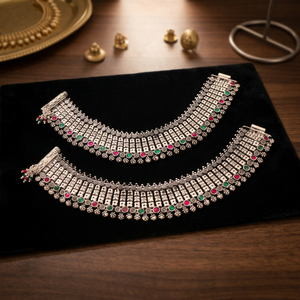 Chevillères élégantes pour femmes, style religieux, en argent antique, design Payal traditionnel, bijoux de mode raffinés pour le quotidien et les festivals - Product Image 3