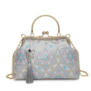 Lady's Retro-style Handbag. Made of PU Material. the Inner Lining Is Made of Polyester. It Is Suitable for Daily Use.1032 - Product Image 4