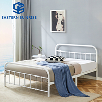 Lit double en métal au design simple pour la maison, la chambre à coucher, pour adultes et enfants