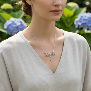 Libélula de Origami chapada en rodio, colgante de plata de ley 925 minimalista, hecho a mano para mujer - Product Image 3