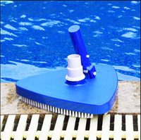 Aspirateur triangulaire rotatif flexible en plastique avec une capacité de nettoyage super puissante pour l'équipement de nettoyage des piscines