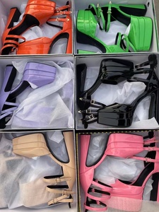 Sandales de luxe - Chaussures de soirée à plateforme à bout pointu et talon épais, escarpins sexy à plateforme pour femme - Product Image 6