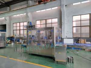 Tự động 3in1 nhựa đóng chai tinh khiết khoáng uống lấp lánh Soda nước đóng chai điền máy hoàn chỉnh dây chuyền sản xuất - Product Image 2