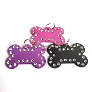 Pet Tags Lieferant Eloxiertes Aluminium Crystal Stone Pet ID Namensschilder Gravierte Cat Puppy Collar Tags