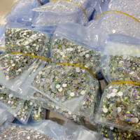 Um cortador facetado normal traseiro, preciosa strass plana traseira, vidro não quente, strass, gemas de strass para nail art, diy