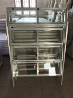 Botte lumineuse de scène en verre carré portable en alliage d'aluminium argenté élégant affiche des décorations de table de mariage pliables élégantes