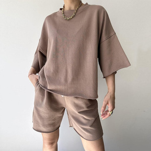 Conjunto de Top y Shorts para Mujer de Marca Privada, Cuello Redondo, Manga Corta, Corte Holgado, Estilo Casual Urbano, Logotipo por Transferencia Térmica, Poliéster - Product Image 5