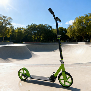 Patinete Ligero para Adultos con Ruedas de PU de 200 mm, Diseño Plegable y Portátil para Desplazamientos Urbanos, Fabricante OEM de Patinetes en China - Product Image 1