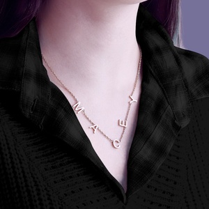 Delicado <span class=keywords><strong>personalizado</strong></span> espaciado letra chapada en oro gargantilla collar hecho a mano <span class=keywords><strong>personalizado</strong></span> nombre inicial mejor amigo <span class=keywords><strong>regalo</strong></span> - Product Image 1