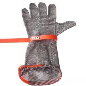 Gants en <span class=keywords><strong>maille</strong></span> métallique Gants en <span class=keywords><strong>maille</strong></span> d'acier inoxydable Gants <span class=keywords><strong>de</strong></span> protection des mains Gants <span class=keywords><strong>de</strong></span> sécurité avec <span class=keywords><strong>manchette</strong></span> <span class=keywords><strong>de</strong></span> 15 cm pour les transformateurs <span class=keywords><strong>de</strong></span> viande - Product Image 5