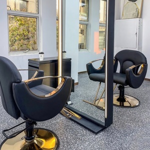 Fauteuil de barbier vintage rétro des années 1950, 1960, 1970, classique, traditionnel, avec dossier lisse et design affiné, style héritage - Product Image 2