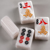 Ensemble de Mahjong Américain de Luxe en Nacre, 160 Tuiles Acryliques Nacrées Gravées Motifs Papillon, Couronne et Cœur, pour 4 Joueurs, Idéal pour les Fêtes