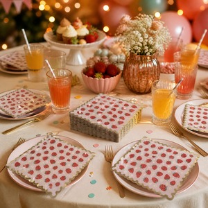 Serviettes en papier jetables imprimées fraises, en pâte de bois vierge, 2 plis, 4 volets, bord doré, pour fêtes et décorations d'anniversaire - Product Image 6