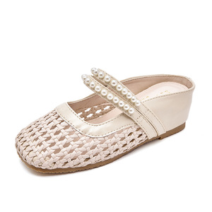 Mules d'été pour filles style français, sandales à bout fermé, demi-chaussons, décorées de perles, en cuir PU respirant, chaussures de cérémonie ajourées pour enfants - Product Image 6
