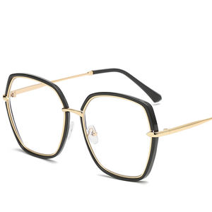 Lunettes de soleil tendance, lunettes de soleil de créateur italiennes, lunettes de soleil polygonales promotionnelles - Product Image 2