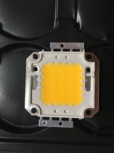 <span class=keywords><strong>Chip</strong></span> <span class=keywords><strong>Led</strong></span> <span class=keywords><strong>Cob</strong></span> <span class=keywords><strong>Epistar</strong></span> 33mil 120lm/W <span class=keywords><strong>100W</strong></span> 30-36V 3.5A 20000K-25000K ROHS Được CE Phê Duyệt - Product Image 5