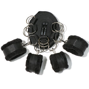 Ensemble de Contrainte de Bondage Ajustable Sous le Matelas avec Poignets et Sangles en Cuir PU Doux pour Jeux de Couple et Débutants en BDSM - Product Image 1