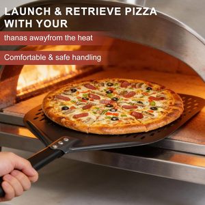 Pelle à pizza avec lame en acier inoxydable et poignée antidérapante pour des transferts sûrs et fluides de pizzas et de pains sortis du four - Product Image 2