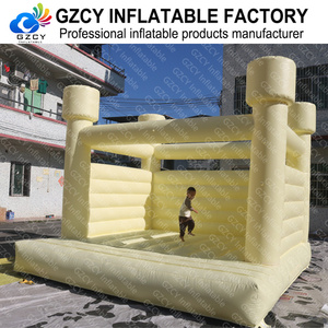 Château gonflable en PVC jaune citron mat - Utilisation commerciale en extérieur et en intérieur - Taille personnalisable - Installation facile - Product Image 4