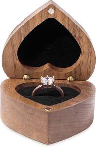 Boîte à bague de fiançailles en <span class=keywords><strong>bois</strong></span> en forme de cœur gravée, étui pour porte-bague pour cérémonie de mariage, jour commémoratif - Product Image 5