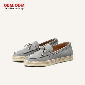 Mocasines artesanales de cachemira y lana para hombre, con suela de yute tejida, puntera dorada, lazo, color gris, diseño vintage. - Product Image 1
