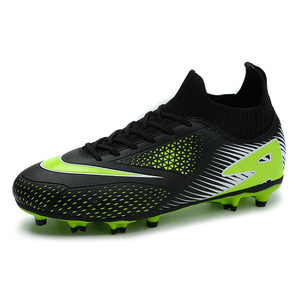 Nuevas zapatillas de fútbol para hombre y mujer con tacos largos y tacos divididos, zapatillas de entrenamiento antideslizantes para adolescentes y estudiantes. - Product Image 3