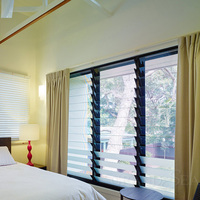 Fenêtre à battant en aluminium pour maison passive, avec verre trempé triple couche Low-E, conformité canadienne, persienne moderne en acier inoxydable