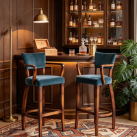 Tabouret de bar moderne en bois massif de frêne, style mi-siècle, luxe léger et écologique |   Revêtement en velours bleu foncé |   Chaise de bar sculptée et courbée