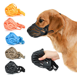 핫 세일 개 총구 조절 가능한 TPR 메쉬 애완 동물을위한 편안한 통기성 물린 방지 먹는 개 총구 - Product Image 1