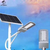 Projecteur LED Solaire Haute Puissance pour Extérieur avec Capteur Photoélectrique, Idéal pour Stades, Cours, Jardins et Applications Commerciales
