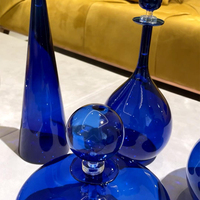 Objets décoratifs en verre coloré faits à la main de forme géométrique architecturale européenne pour table