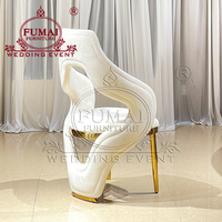 Chaises de cérémonie de mariage modernes de luxe en velours blanc avec cadre en acier inoxydable