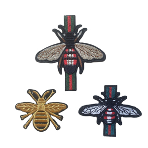 Toppa Classica a Forma di Ape Interamente Ricamata in Stile Cartone Animato, Patch Termoadesiva per Abbigliamento, Accessori, Borse e Scarpe - Product Image 1