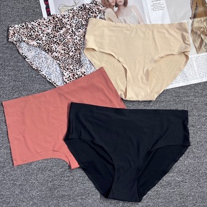 Tangas de mujer de seda helada, transpirables, de color liso <span class=keywords><strong>y</strong></span> con estampado floral, surtidas, de un solo pieza, existencias restantes de pedidos europeos <span class=keywords><strong>y</strong></span> americanos. - Product Image 2