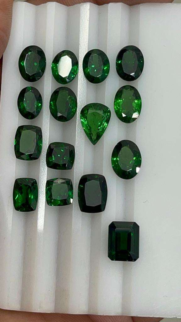 สีเขียว