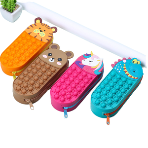 Estuche de Lápices de Cuero con Diseño Creativo de Dibujos Animados Soododo, 22.5x9x4.5cm, Cierre Deslizante, Regalo para Estudiantes de Primaria - Product Image 1