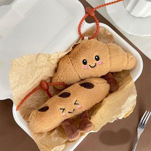 Porte-clés français - Adorable pendentif croissant pour sacs, accessoires de mode, cadeau promotionnel, jouet en peluche, dessert de dessin animé - Product Image 3