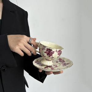 Ensemble de tasses et soucoupes à café en céramique florale royale européenne, bordure dorée, porcelaine de qualité alimentaire, logo personnalisé OEM, vente en gros pour cafés - Product Image 4