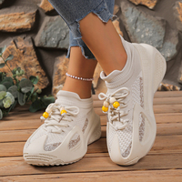 Chaussures décontractées pour femmes en maille beige, style baskets chaussettes, à lacets, avec perles décoratives, plateforme épaisse et respirantes