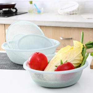 Cesta de drenaje redonda de plástico, colador multifuncional para lavar verduras, frutas y arroz, para uso doméstico en la cocina. - Product Image 2