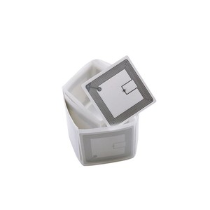Autocollant d'étiquette RFID NFC inscriptible ISO15693 étiquette de bibliothèque RFID 13.56MHZ pour le suivi des livres - Product Image 3