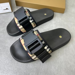 รองเท้าแตะดีไซน์คลาสสิคคุณภาพสูงสำหรับผู้ชายและผู้หญิง รองเท้าสานดัลแบบสวมพื้นนุ่ม น้ำหนักเบา กันลื่น เหมาะสำหรับเล่นกีฬา - Product Image 2